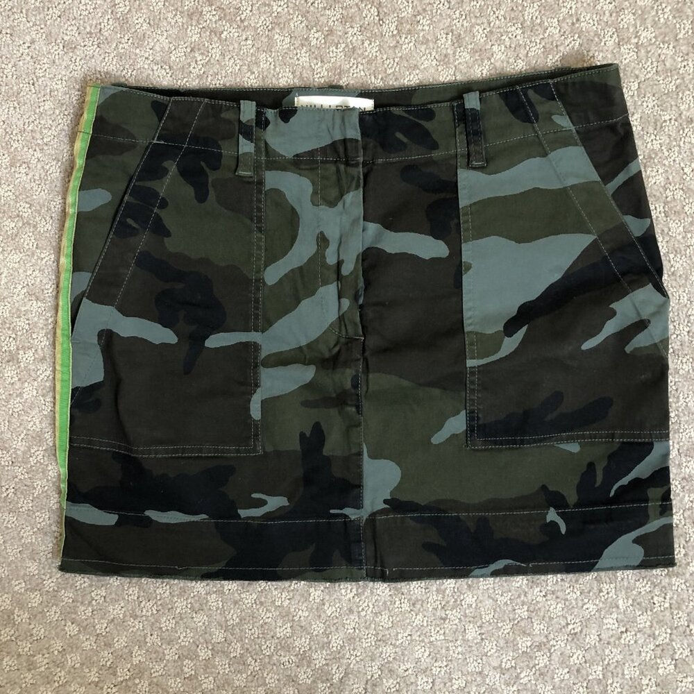 Nili Lotan Short Camouflage Print Skirt - Size 2
